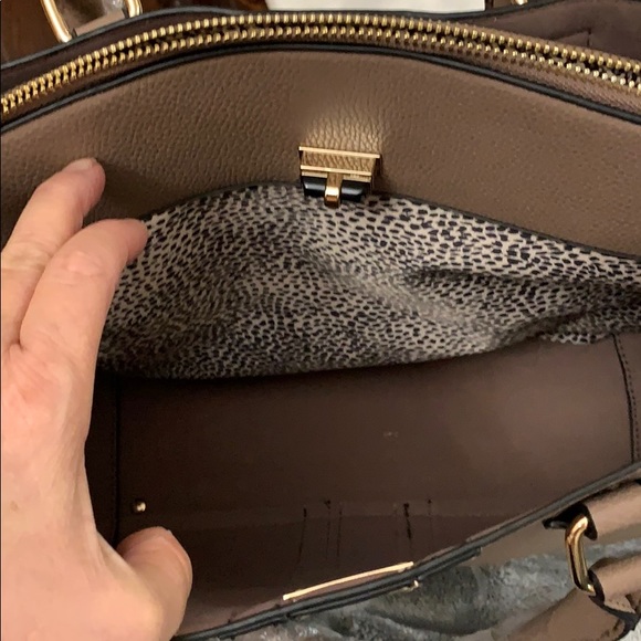 Purse $38 each on sale for $35 - Picture 7 of 8